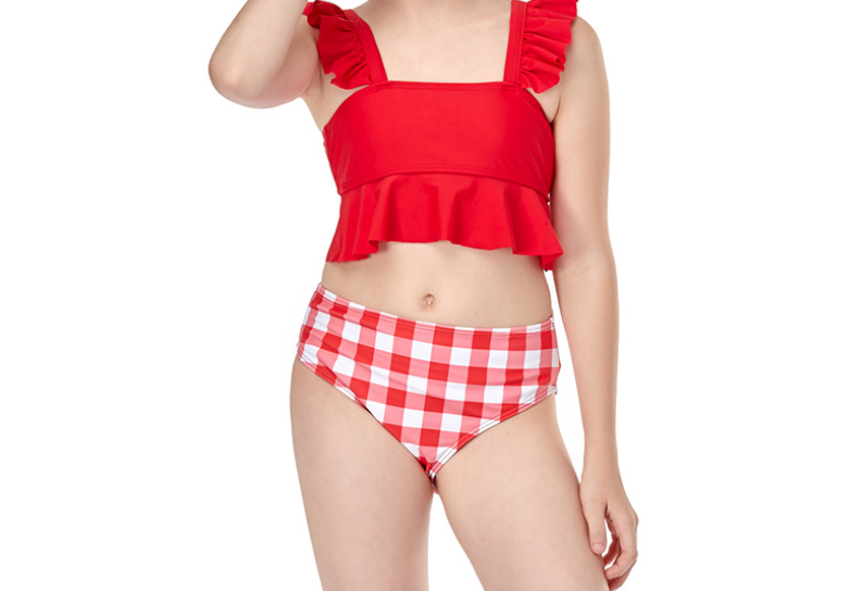 Girl's swimsuit with small lotus edge and split body